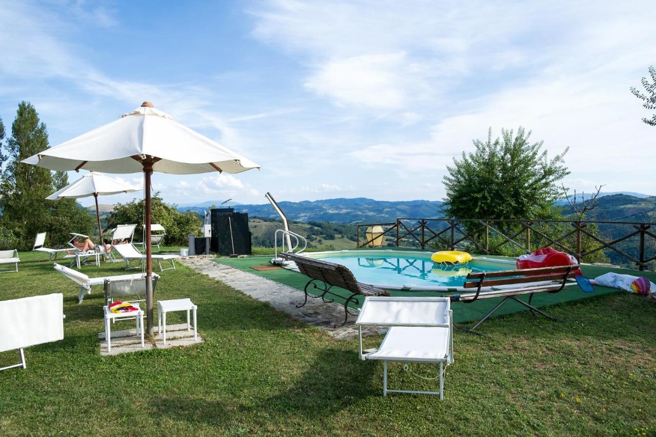 Agriturismo Borgo San Benedetto Villa Pietralunga  Exteriör bild