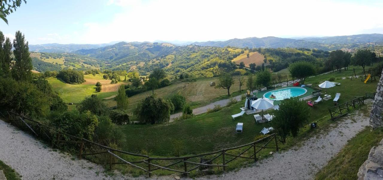 Agriturismo Borgo San Benedetto Villa Pietralunga  Exteriör bild