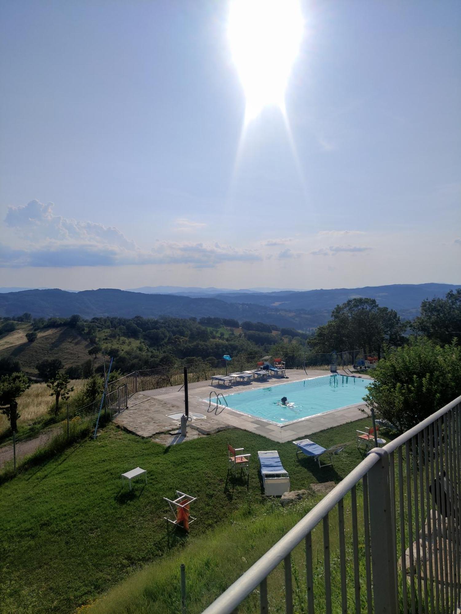 Agriturismo Borgo San Benedetto Villa Pietralunga  Exteriör bild