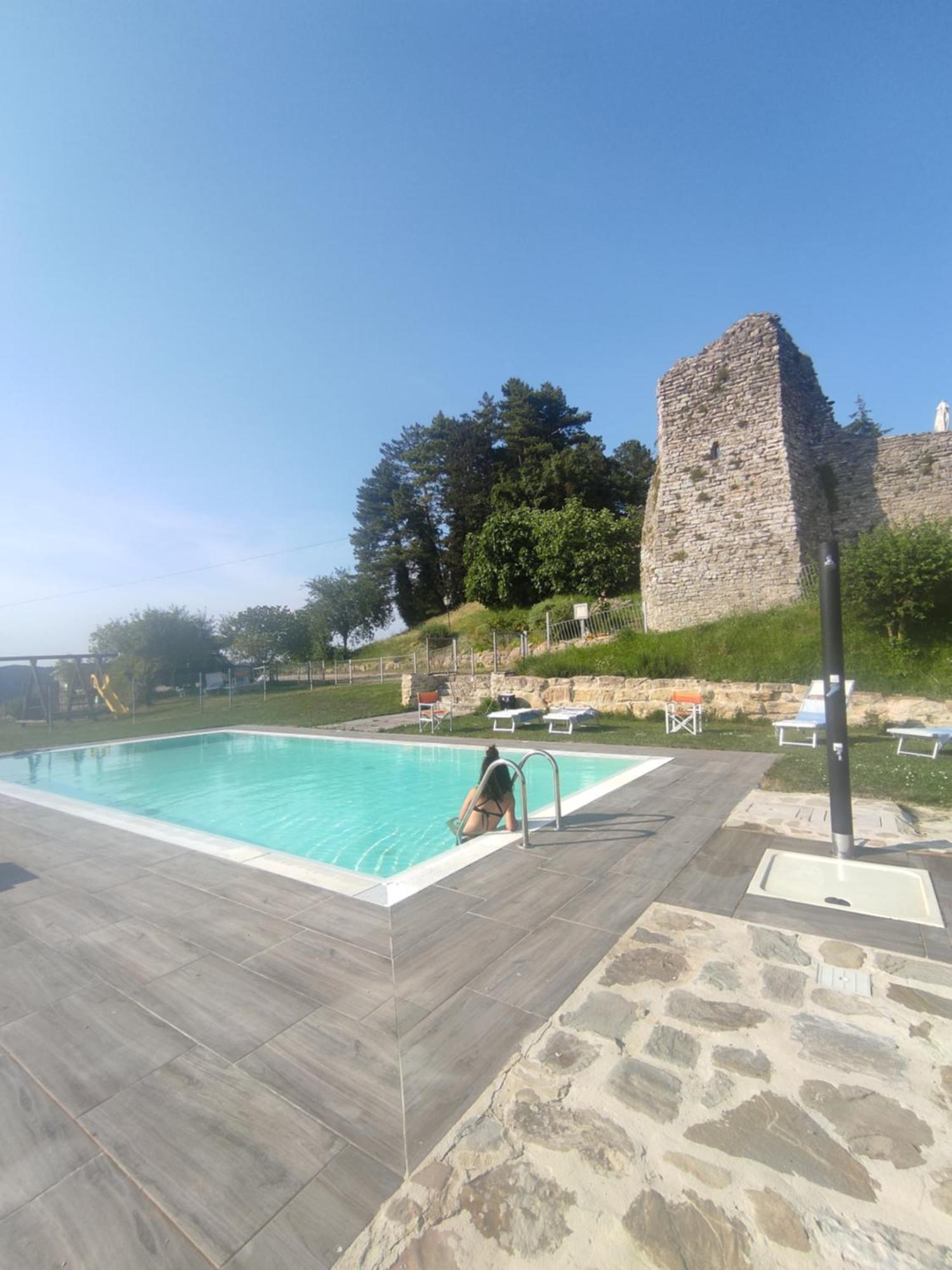 Agriturismo Borgo San Benedetto Villa Pietralunga  Exteriör bild