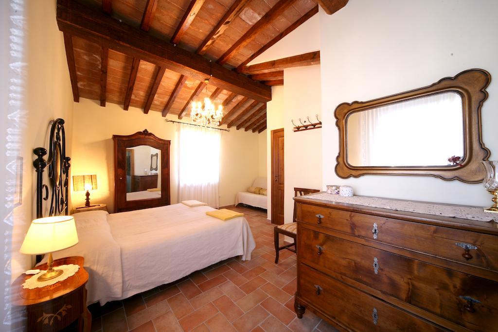Agriturismo Borgo San Benedetto Villa Pietralunga  Rum bild