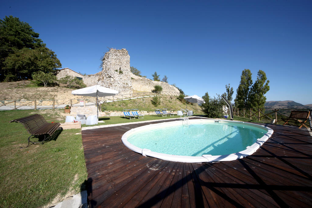 Agriturismo Borgo San Benedetto Villa Pietralunga  Exteriör bild