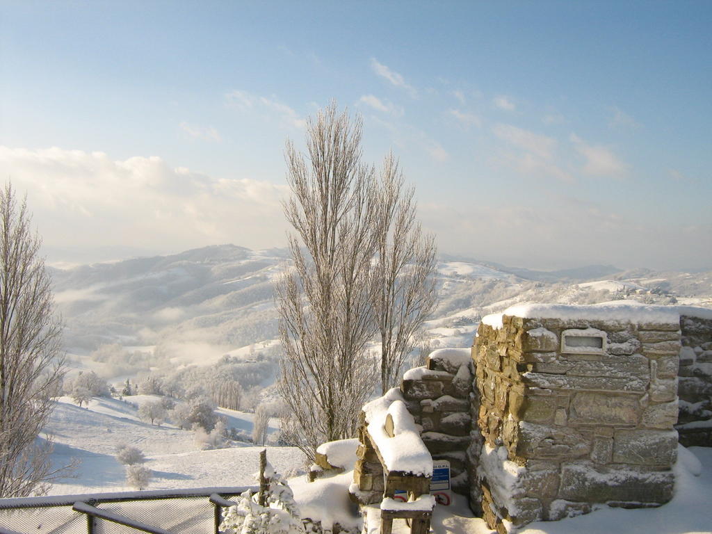 Agriturismo Borgo San Benedetto Villa Pietralunga  Exteriör bild