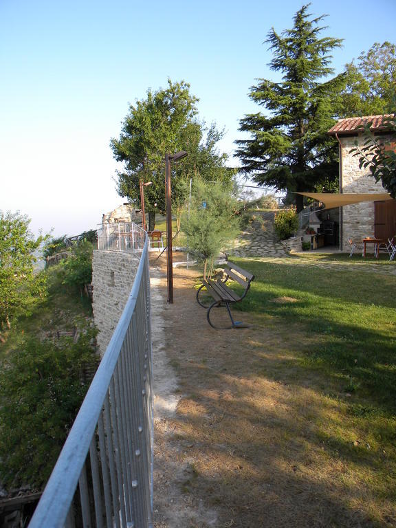 Agriturismo Borgo San Benedetto Villa Pietralunga  Exteriör bild