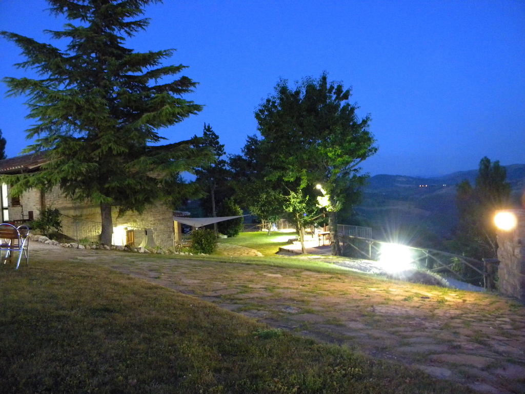 Agriturismo Borgo San Benedetto Villa Pietralunga  Exteriör bild